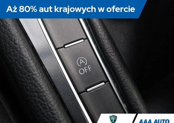 Volkswagen Golf cena 48000 przebieg: 99986, rok produkcji 2018 z Krapkowice małe 232